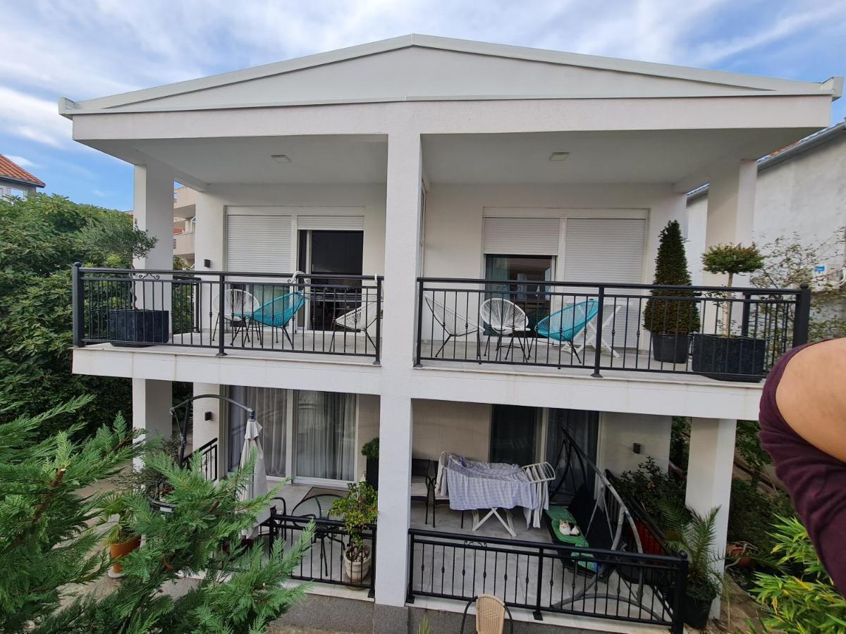 Apartments Тиват Екстер'єр фото