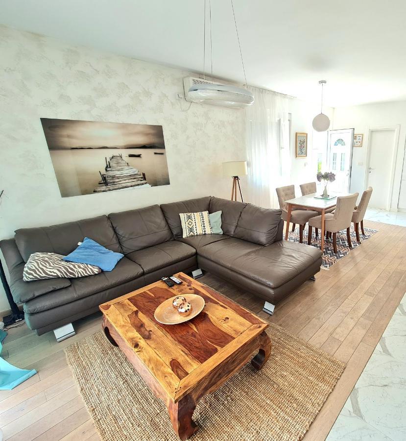 Apartments Тиват Екстер'єр фото